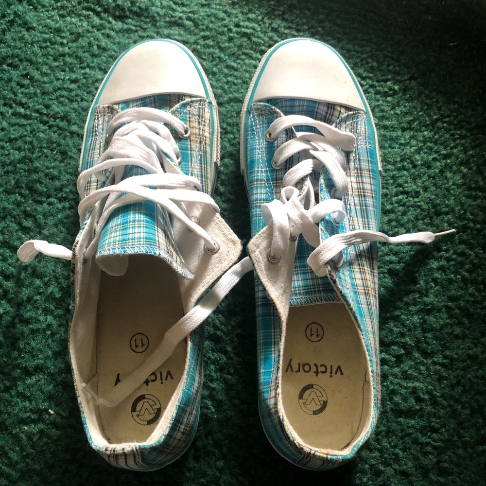 Victory sneakers